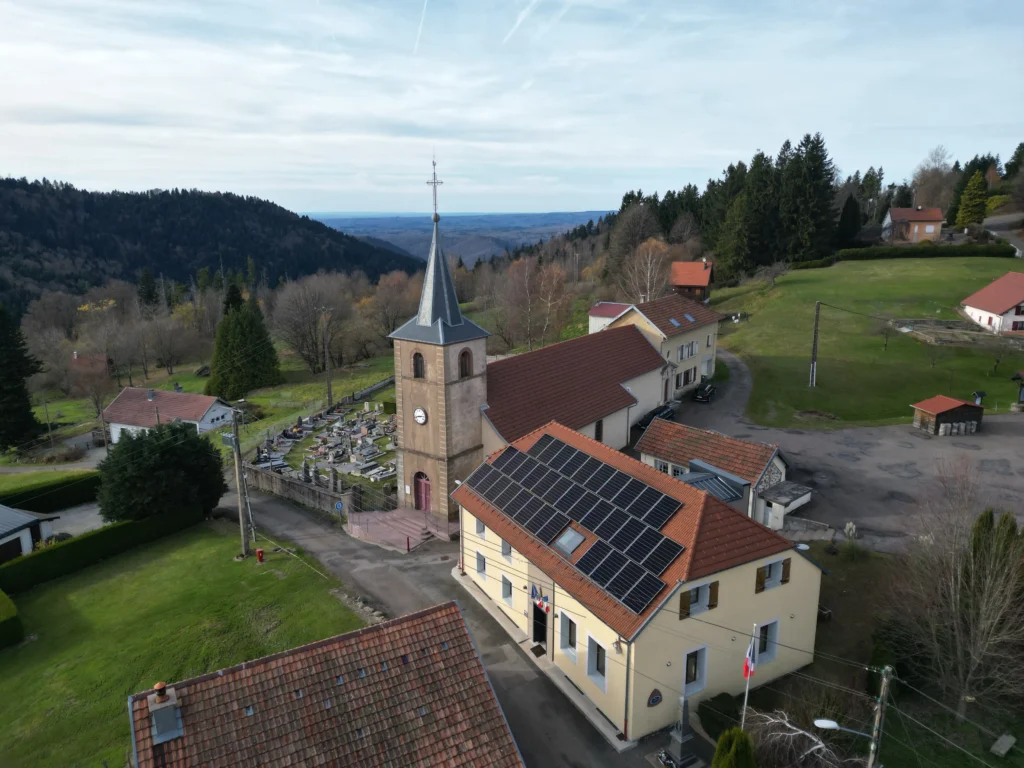 Vue aérienne par drone du village de Belfahy
